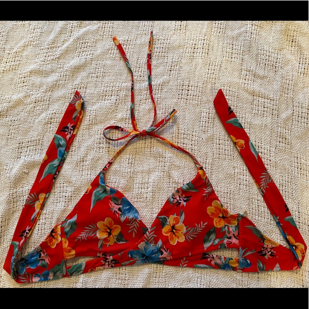Garage cutout swim top
